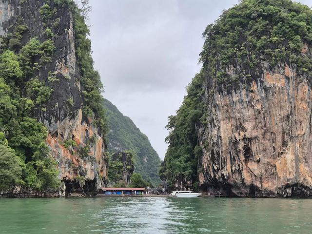 Rejsy egzotyczne z The Boat Trip (4).jpg